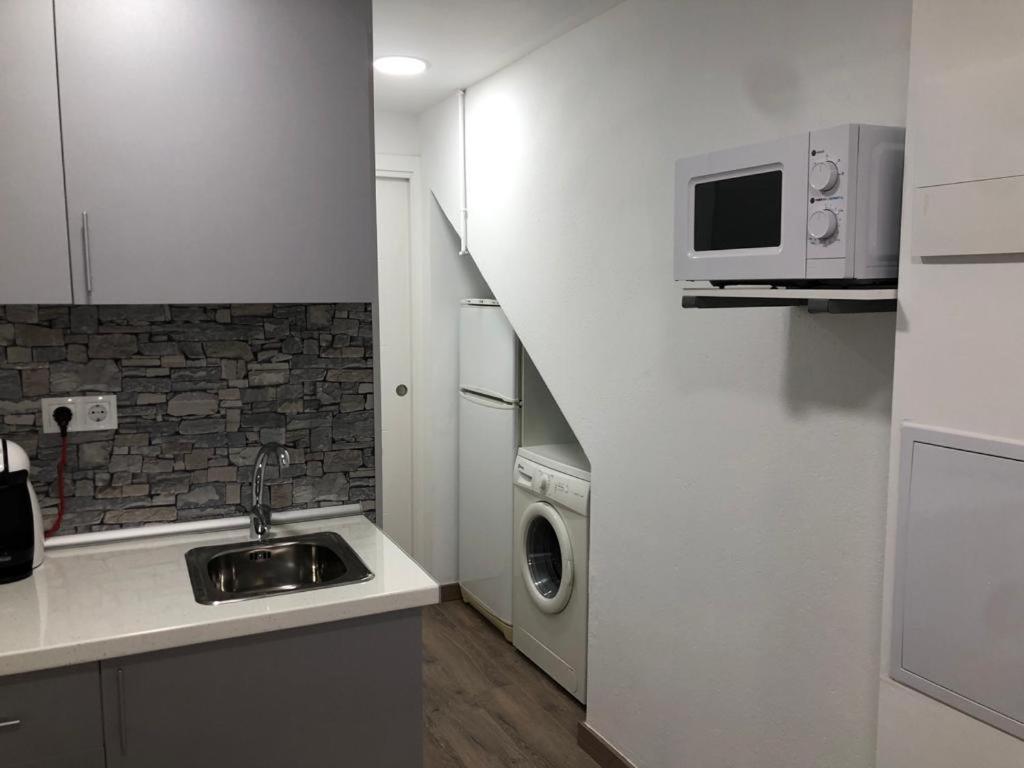 Alojamiento Karina Apartment เลส ภายนอก รูปภาพ
